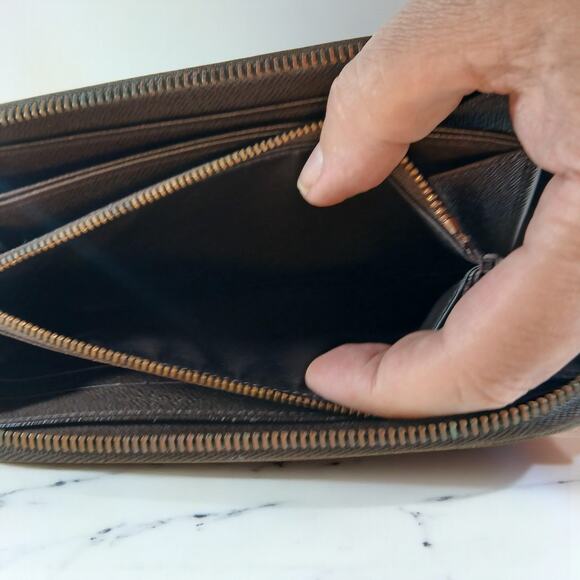 Louis Vuitton Damier Ebene Zippy Wallet - Picture 10 of 13